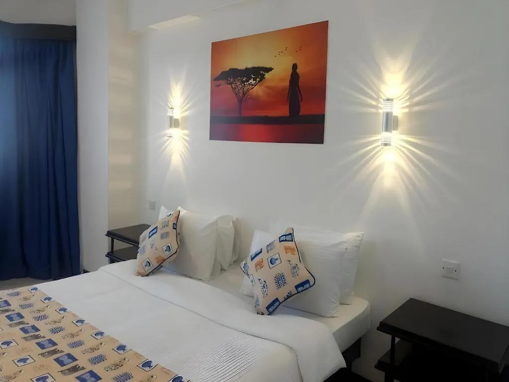 Sapphire Hotel Naziba 3*,
