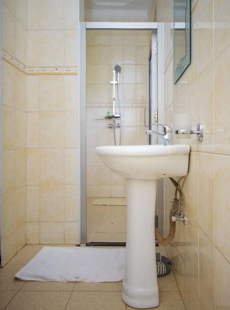 Sapphire Hotel Naziba 3*,